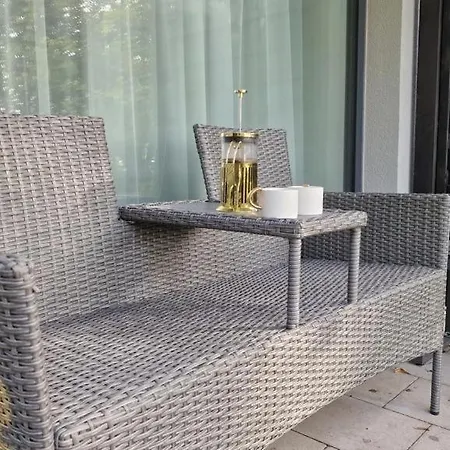 Gold Luxury Romantic Private Jacuzzi & Sauna Apartman Kołobrzeg