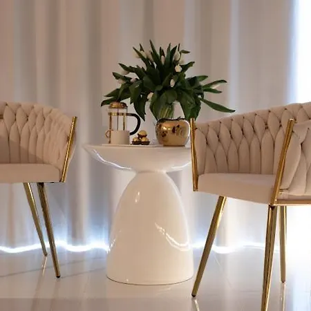 Apartament Gold Luxury Romantic Private Jacuzzi & Sauna