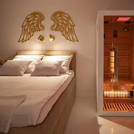 Apartament Gold Luxury Romantic Private Jacuzzi & Sauna