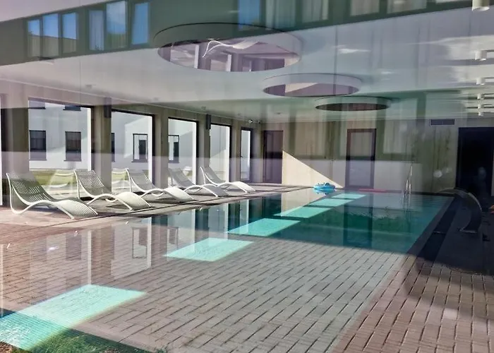 Gold Luxury Romantic Private Jacuzzi & Sauna