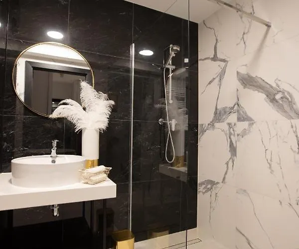 Apartament Gold Luxury Romantic Private Jacuzzi & Sauna Kołobrzeg