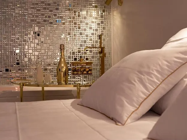 Apartament Gold Luxury Romantic Private Jacuzzi & Sauna *